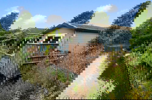 Foto 25 - Idyllic Waterfront Vacation Home