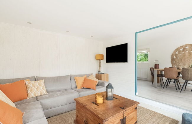 Idyllic Waterfront Vacation Home - Foto 11