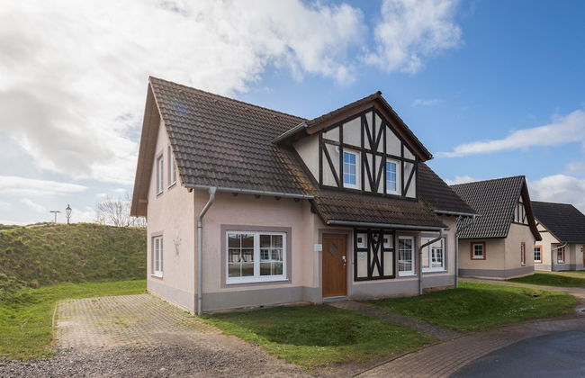 Restyled Villa with Washing Machine near River Moselle - Foto 1