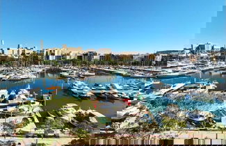 Photo 1 - 2 Bedroom Central Spacious With Sea Views