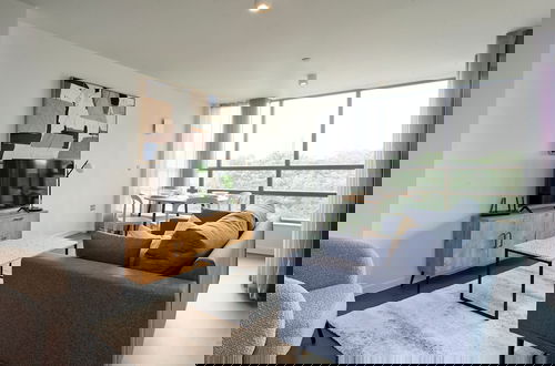 Foto 1 - Fabulous Two-bedroom Apartment in Poplar