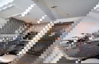 Ritz Carlton - Photo 5