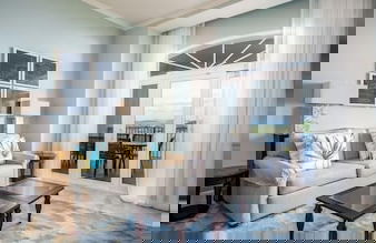 Ritz Carlton - Photo 8