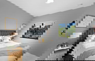 Foto 1 - Spacious 4-BR House for Your Comfort