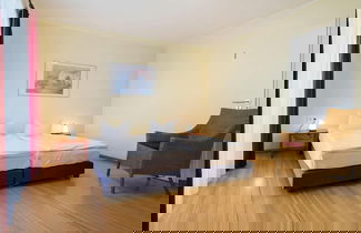 Foto 2 - Apartment With 1 Bedroom and Balcony