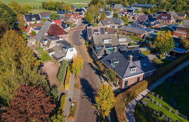 Characteristic House With Wellness in Augustinusga - Foto 38