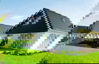 Foto 1 - Detached Villa by a Lake