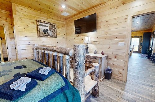 Photo 11 - Lazy Bear Lodge