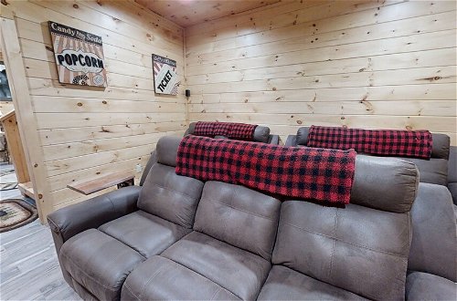 Photo 29 - Lazy Bear Lodge