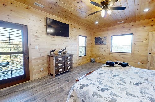 Photo 4 - Lazy Bear Lodge