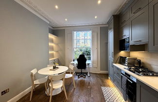 Photo 3 - Elegant & Beautifully Presented 1BD Flat- Chelsea