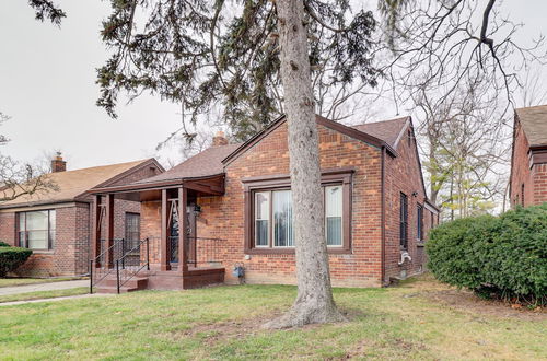 Photo 9 - Cozy Detroit Home w/ Fire Pits: 12 Mi to Downtown