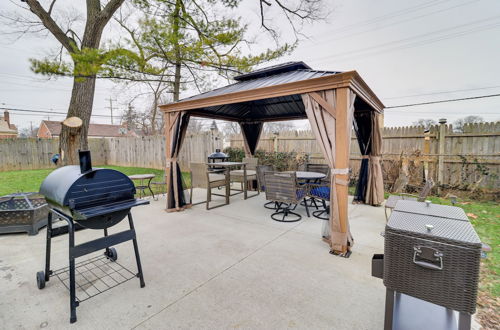 Photo 16 - Cozy Detroit Home w/ Fire Pits: 12 Mi to Downtown