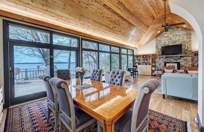 Landover Lodge by Avantstay Waterfront + Dock - Foto 13