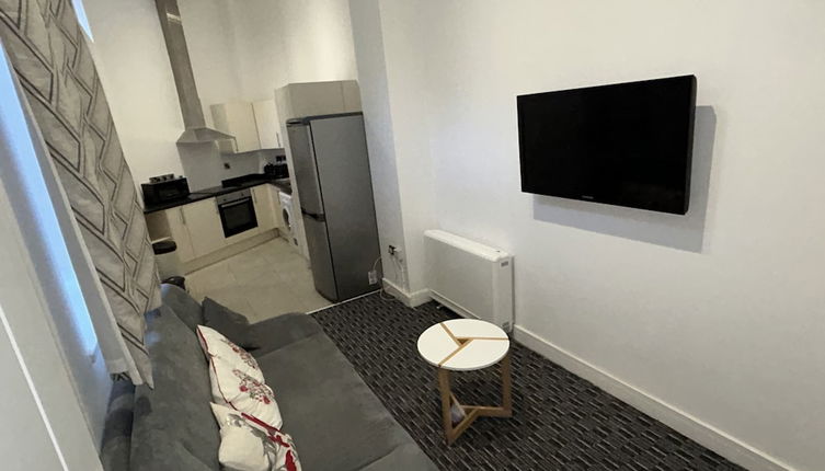 Photo 1 - Lovely 1-bed Apartment in Salford