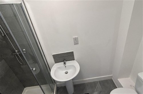 Foto 5 - Lovely 1-bed Apartment in Salford
