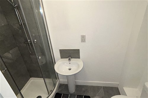 Foto 6 - Lovely 1-bed Apartment in Salford