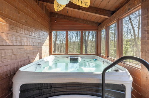 Photo 25 - Dudley II by Avantstay Comfortable Cabin w/ Hot Tub & Views