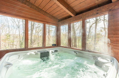 Photo 1 - Dudley II by Avantstay Comfortable Cabin w/ Hot Tub & Views