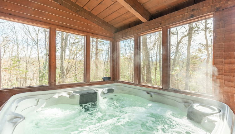 Photo 1 - Dudley II by Avantstay Comfortable Cabin w/ Hot Tub & Views