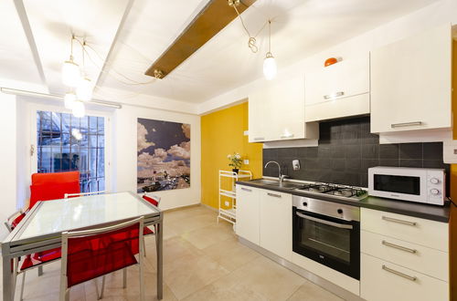 Photo 9 - JOIVY Stylish Open-Plan Flat In Historic Centre