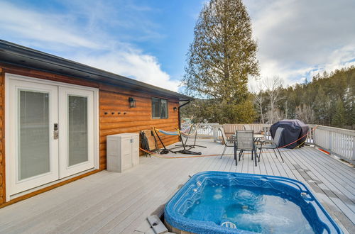 Photo 19 - Riverfront Pine Cabin w/ Hot Tub & Mountain Views