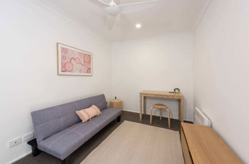 Photo 10 - Modern 2-beds Townhouse in Richmond With Parking