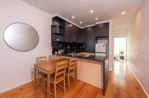 Photo 6 - Modern 2-beds Townhouse in Richmond With Parking