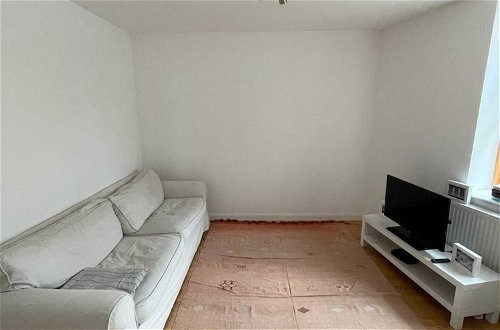 Photo 12 - Perfectly Located 1BD Flat by the Canal - Hackney