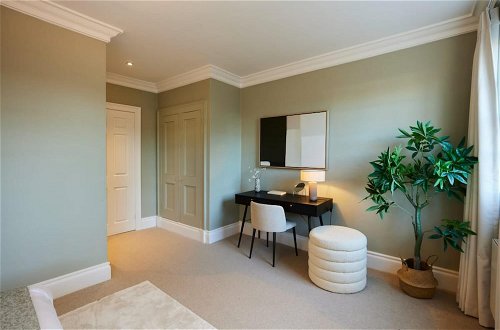 Photo 28 - The Hyde Park Scenery - Elegant 4bdr Flat With Study Room