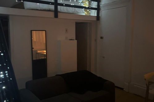 Photo 13 - Stunning 1-bed Apartment in Glasgow
