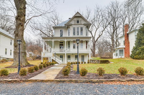 Photo 1 - Restored Virginia Victorian: 10 Mi to Harrisonburg