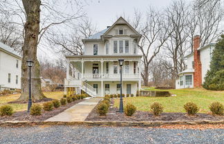 Photo 1 - Restored Virginia Victorian: 10 Mi to Harrisonburg