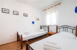 Foto 3 - Mirella Cosy Apartment With Two Bedrooms