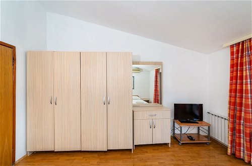 Photo 12 - Apartment With One Bedroom