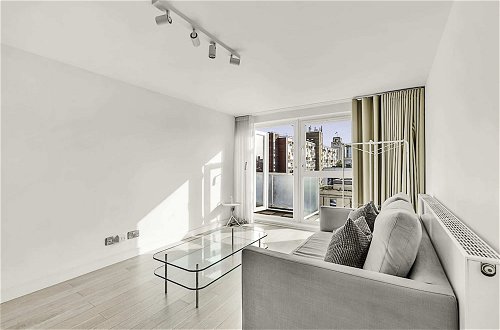 Foto 14 - Radiant Chelsea Flat With City View