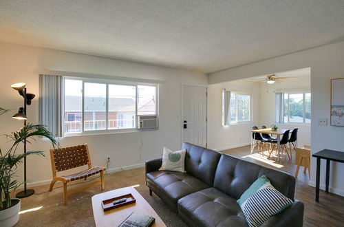 Foto 9 - Airy Long Beach Condo Rental: 2 Mi to Ocean