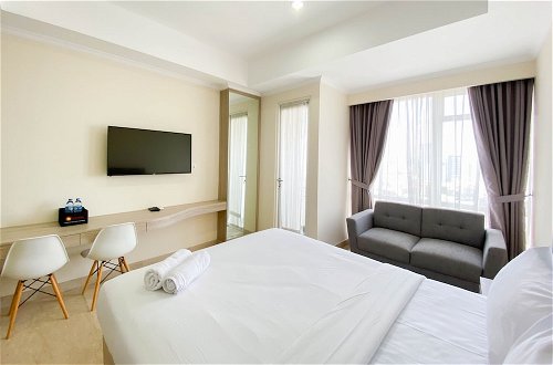 Foto 1 - Well Furnished And Cozy Studio Menteng Park Apartment