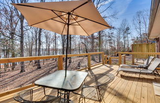 Photo 1 - Lake Hartwell Retreat w/ Deck & Private Dock