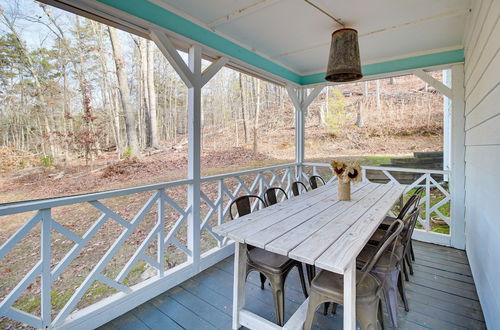 Foto 15 - Dog-friendly Home Near Carters Lake w/ Amenities