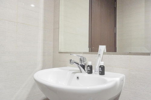 Photo 21 - Best Homey And Nice 2Br At Ciputra International Apartment