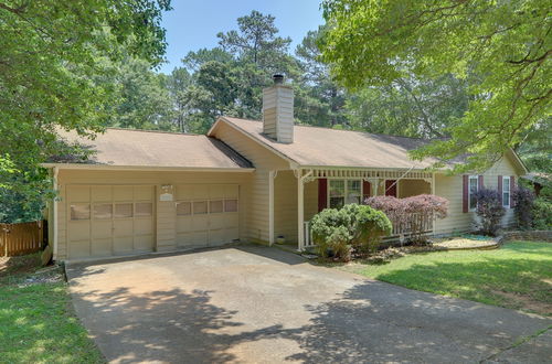 Photo 5 - Jonesboro Home w/ Screened-in Porch & Fire Pit