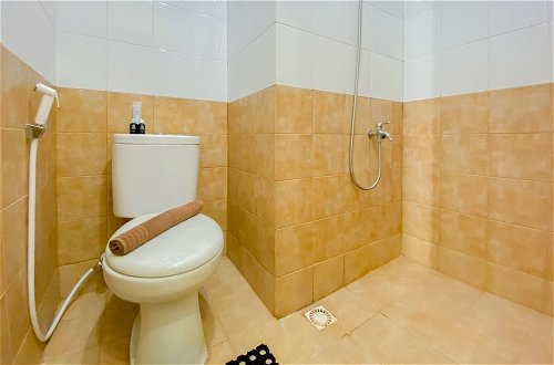 Photo 10 - Comfort Living Studio At 20Th Floor Green Pramuka City Apartment