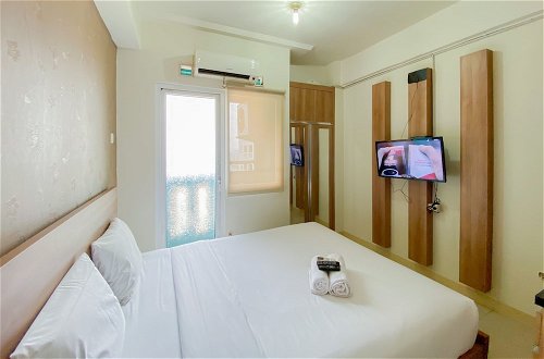 Foto 5 - Comfort Living Studio At 20Th Floor Green Pramuka City Apartment