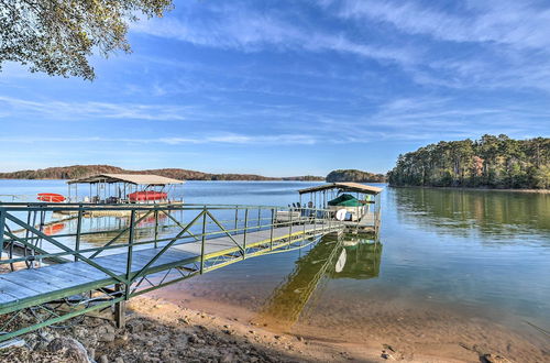 Foto 11 - Lake Hartwell Home w/ Private Dock & Hot Tub