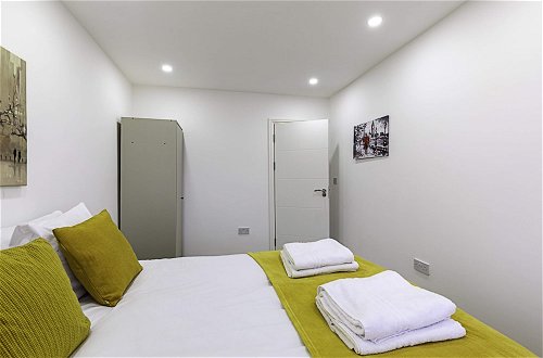 Photo 4 - Spacious and Beautiful Apartment In Hanwell