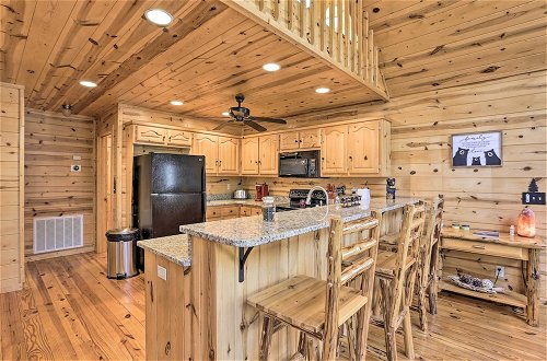 Foto 34 - Cozy Blue Ridge Cabin w/ Sauna & Trail Access