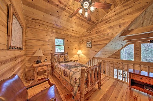 Foto 8 - Cozy Blue Ridge Cabin w/ Sauna & Trail Access