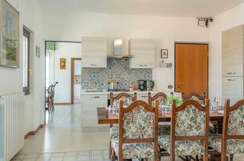 Photo 18 - Charming 4-bedroom House in Limonta