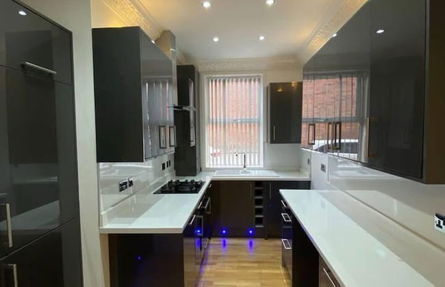 Immaculate 1-bed Lux Apartment in Wolverhampton - Foto 1